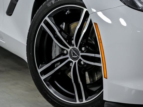 Used 2016 Chevrolet Corvette Stingray Coupe image 4