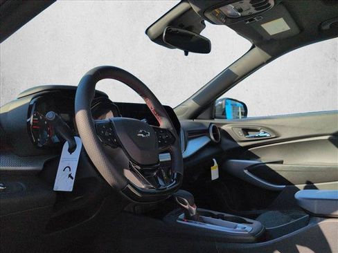 New 2026 Chevrolet Trax RS w/ Sunroof Package FWD image 3