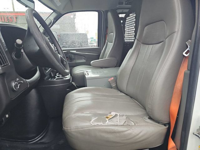 Used 2014 Chevrolet Express 2500 RWD image 9