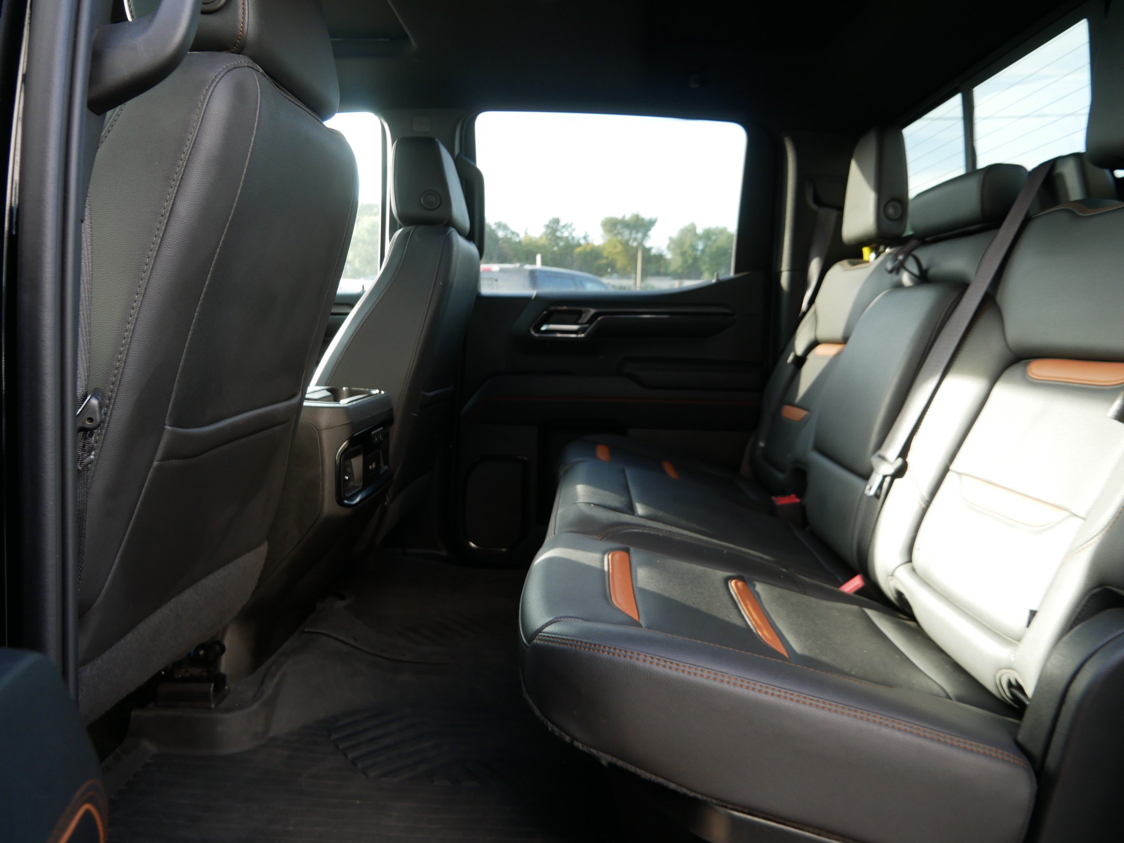 Used 2022 GMC Sierra 1500 AT4 w/ AT4 Premium Package AWD/4WD image 7