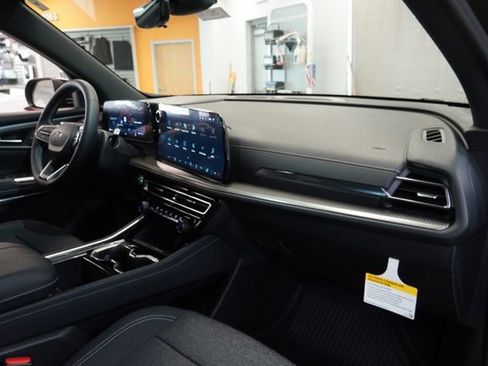 New 2026 Chevrolet Traverse LT w/ Midnight/Sport Edition AWD/4WD image 38