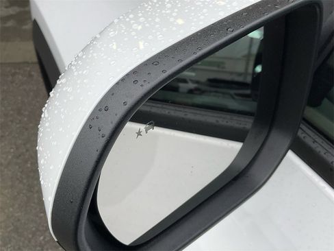 New 2026 Chevrolet Equinox LT w/ LPO, Floor Liner Package image 32