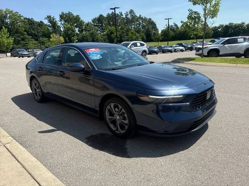 Certified 2023 Honda Accord EX image 6