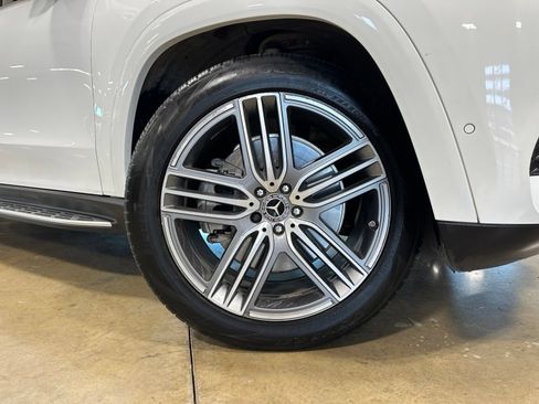 Used 2021 Mercedes-Benz GLS 450 4MATIC image 9