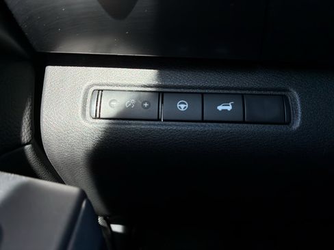 Used 2025 Nissan Pathfinder Rock Creek AWD/4WD image 25