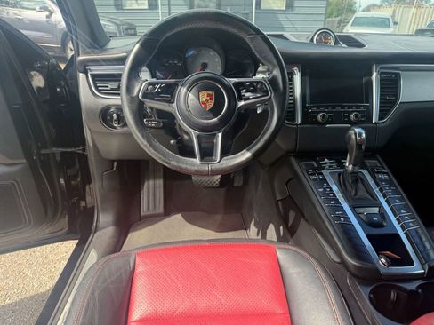 Used 2016 Porsche Macan S image 22