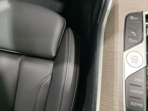 Used 2025 BMW 330i xDrive Sedan w/ Convenience Package image 38