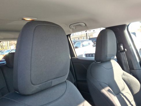 Used 2022 Jeep Renegade Latitude w/ Convenience Group image 13