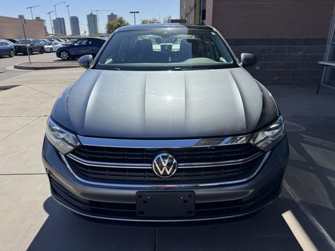 Used 2022 Volkswagen Jetta SE w/ Panoramic Sunroof Package image 10
