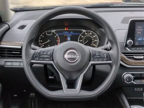 Used 2023 Nissan Altima 2.5 SV image 23