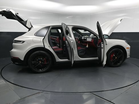 New 2026 Porsche Cayenne GTS AWD/4WD image 36