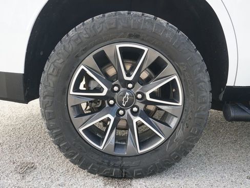 Used 2022 Chevrolet Tahoe Z71 w/ Z71 Off-Road Package image 6