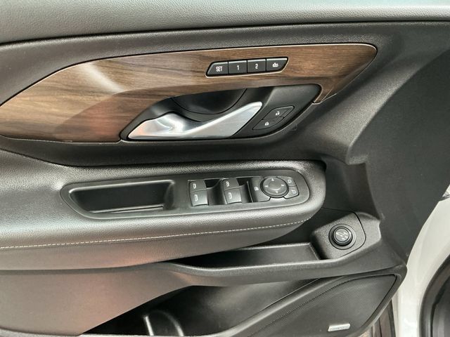Used 2018 GMC Terrain Denali w/ GMC Pro Grade Package AWD/4WD image 10