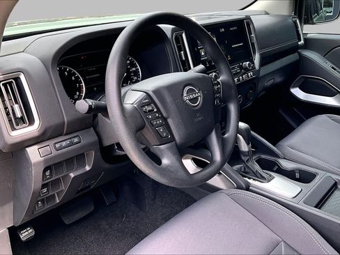 Certified 2025 Nissan Frontier SV RWD image 18