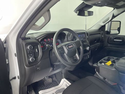 Used 2024 GMC Sierra 2500 Pro w/ Convenience Package image 10