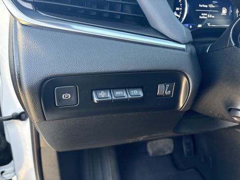 Used 2024 Buick Enclave Premium image 10