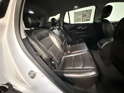 Used 2023 GMC Terrain SLT AWD/4WD image 14