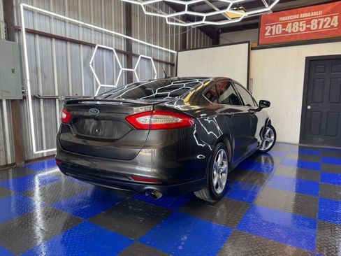 Used 2016 Ford Fusion SE w/ Equipment Group 201A image 17