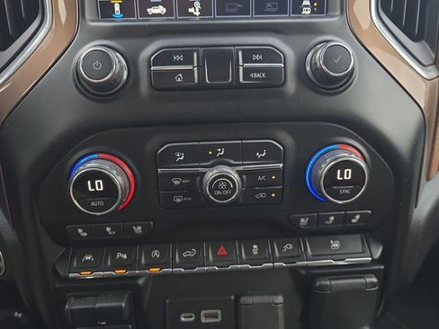 Used 2020 Chevrolet Silverado 1500 High Country w/ Trailer Camera Package image 23