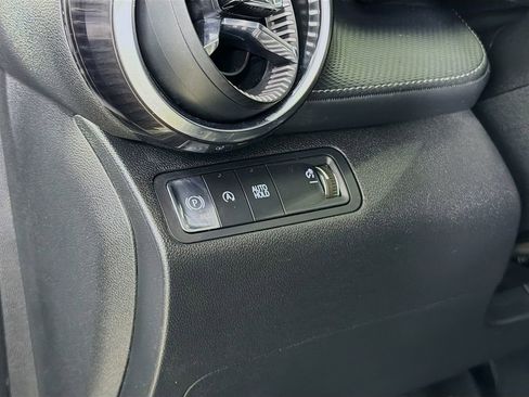 Used 2025 Chevrolet Equinox LT w/ Convenience Package II image 12