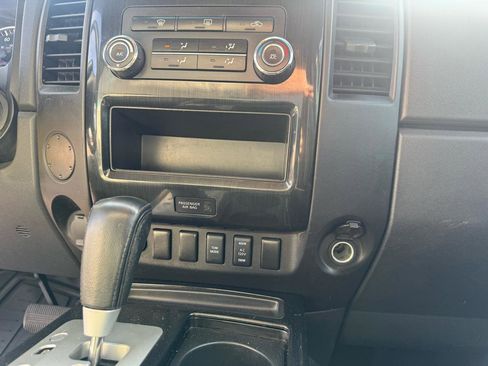 Used 2015 Nissan Titan SV w/ SV Value Truck Package image 38
