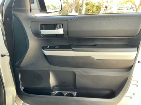 Used 2019 Toyota Tundra SR5 w/ SR5 Convenience Package RWD image 16