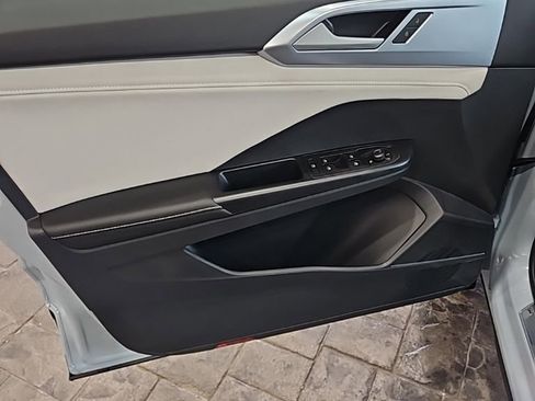 New 2026 Volkswagen Taos SE AWD/4WD image 25