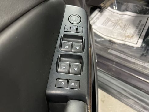 Used 2015 Chevrolet Tahoe LT image 25