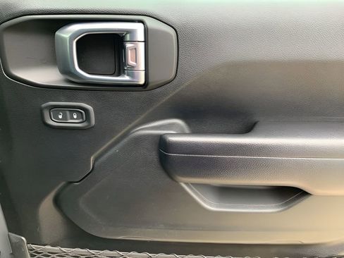 Used 2021 Jeep Wrangler Unlimited Sport image 19