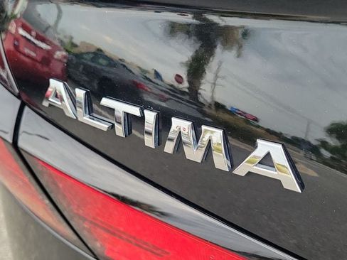 Used 2020 Nissan Altima 2.5 SR FWD image 6