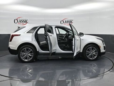 Used 2025 Cadillac XT5 Premium Luxury image 36