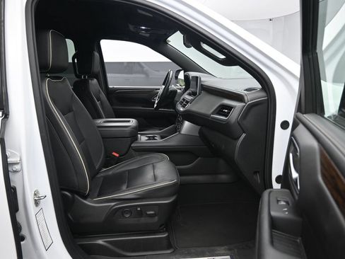 Used 2023 Chevrolet Suburban Premier AWD/4WD image 29