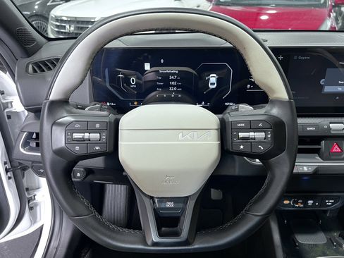 Used 2025 Kia K4 GT-Line image 11