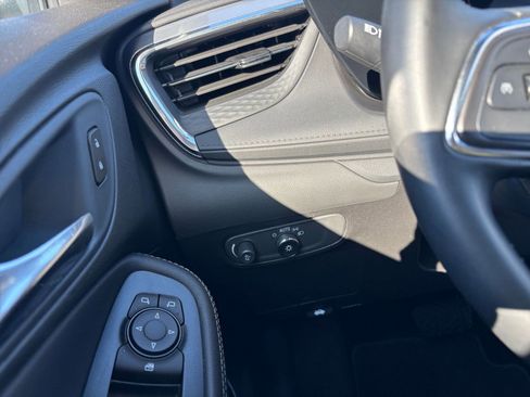 Used 2025 Buick Encore GX Preferred image 32