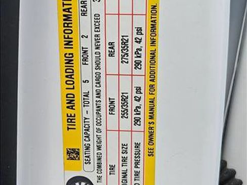 Used 2024 Tesla Model Y Performance image 14