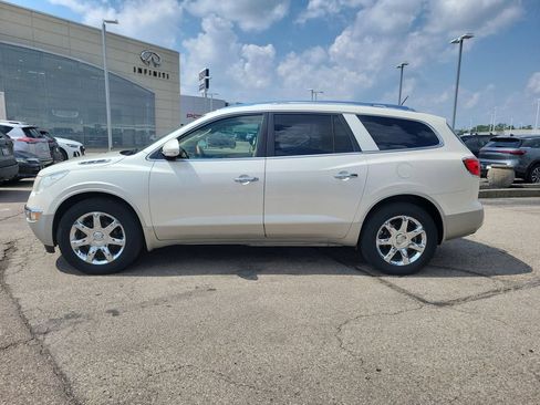 Used 2009 Buick Enclave CXL w/ Entertainment Package #2 AWD/4WD image 2