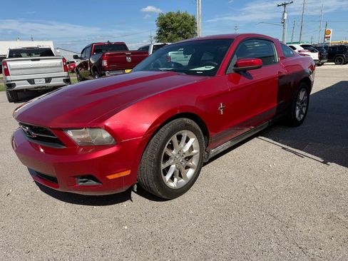 Used 2010 Ford Mustang Premium RWD image 2