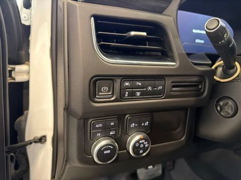 Used 2022 GMC Yukon SLT w/ SLT Premium Package AWD/4WD image 26