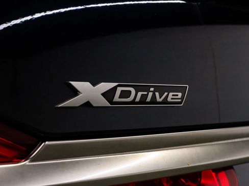 Used 2018 BMW M760i xDrive AWD/4WD image 64