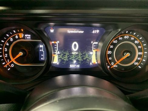 Used 2024 Jeep Gladiator Mojave w/ Convenience Group AWD/4WD image 24