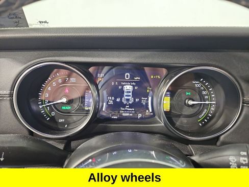 Used 2021 Jeep Wrangler Unlimited Sahara AWD/4WD image 16