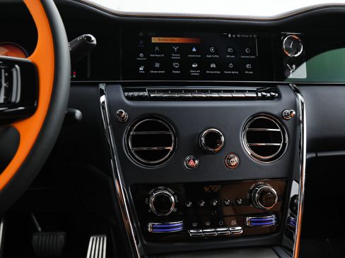 Used 2026 Rolls-Royce Cullinan image 36