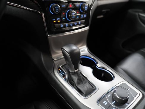 Used 2022 Jeep Grand Cherokee Limited AWD/4WD image 29