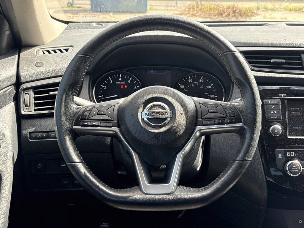 Used 2018 Nissan Rogue SV FWD image 21