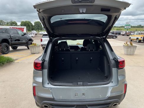 Used 2024 Chevrolet TrailBlazer RS w/ Convenience Package FWD image 11