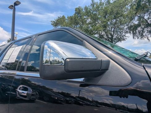 Used 2017 Lincoln Navigator Reserve RWD image 22