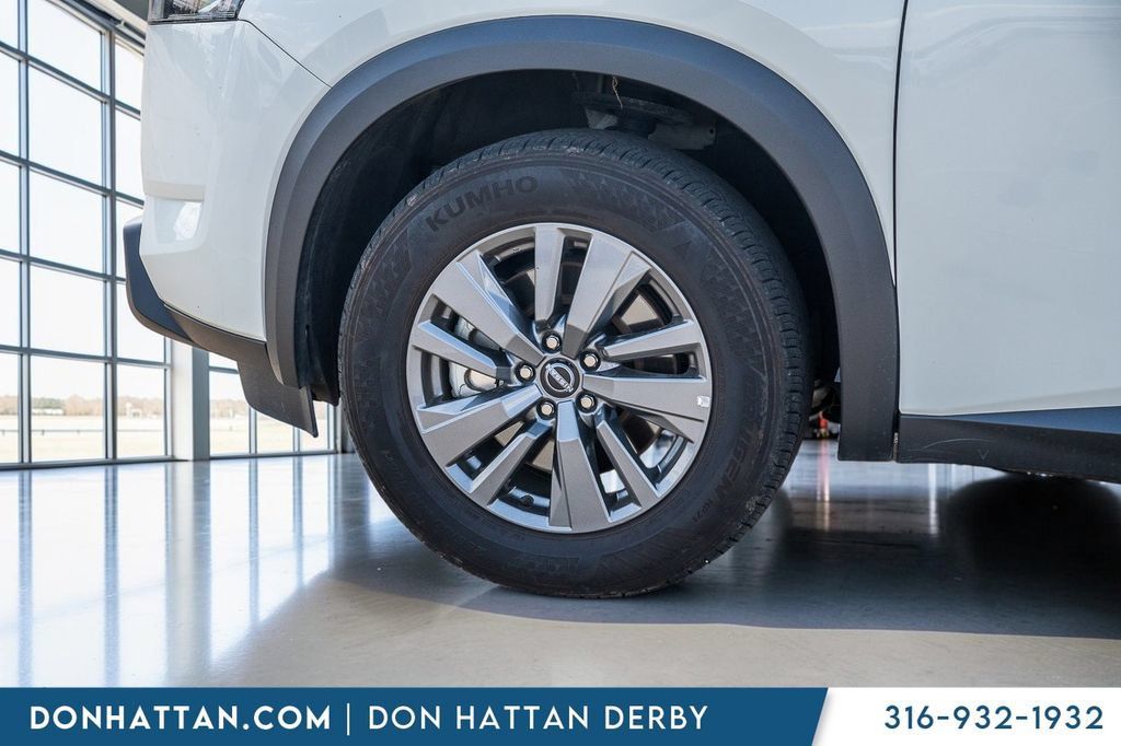 Used 2024 Nissan Pathfinder SV AWD/4WD image 38