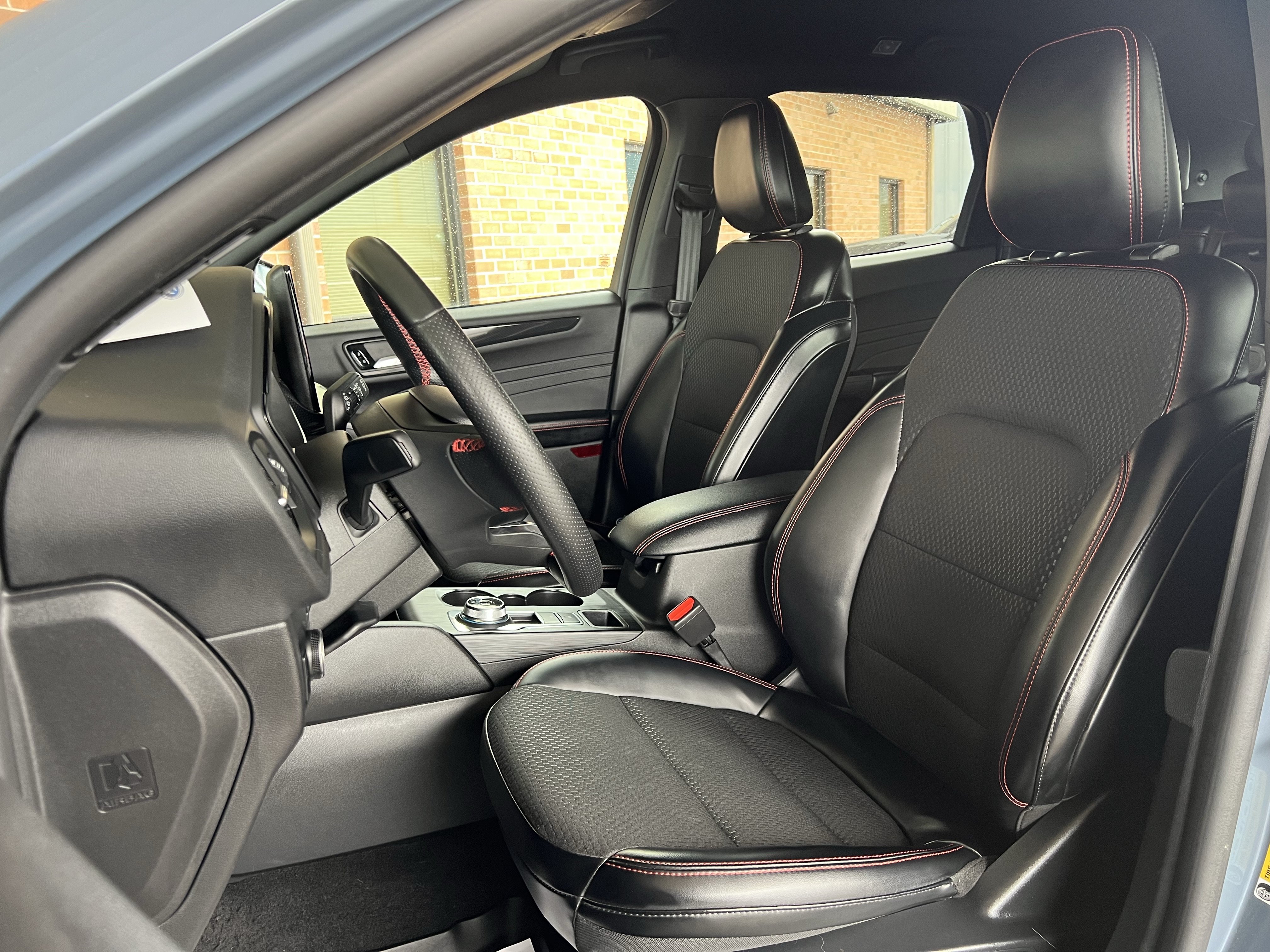 Used 2024 Ford Escape ST-Line w/ Tech Pack #1 AWD/4WD image 12