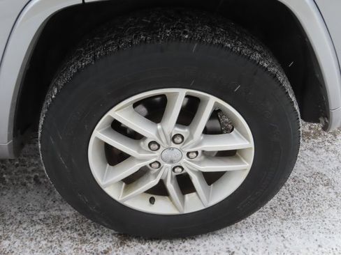 Used 2017 Jeep Grand Cherokee Overland w/ Jeep Active Safety Group image 17