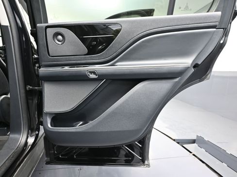 Used 2025 Lincoln Aviator Reserve w/ Jet Appearance Package image 52